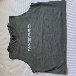 Nike pro crop tank